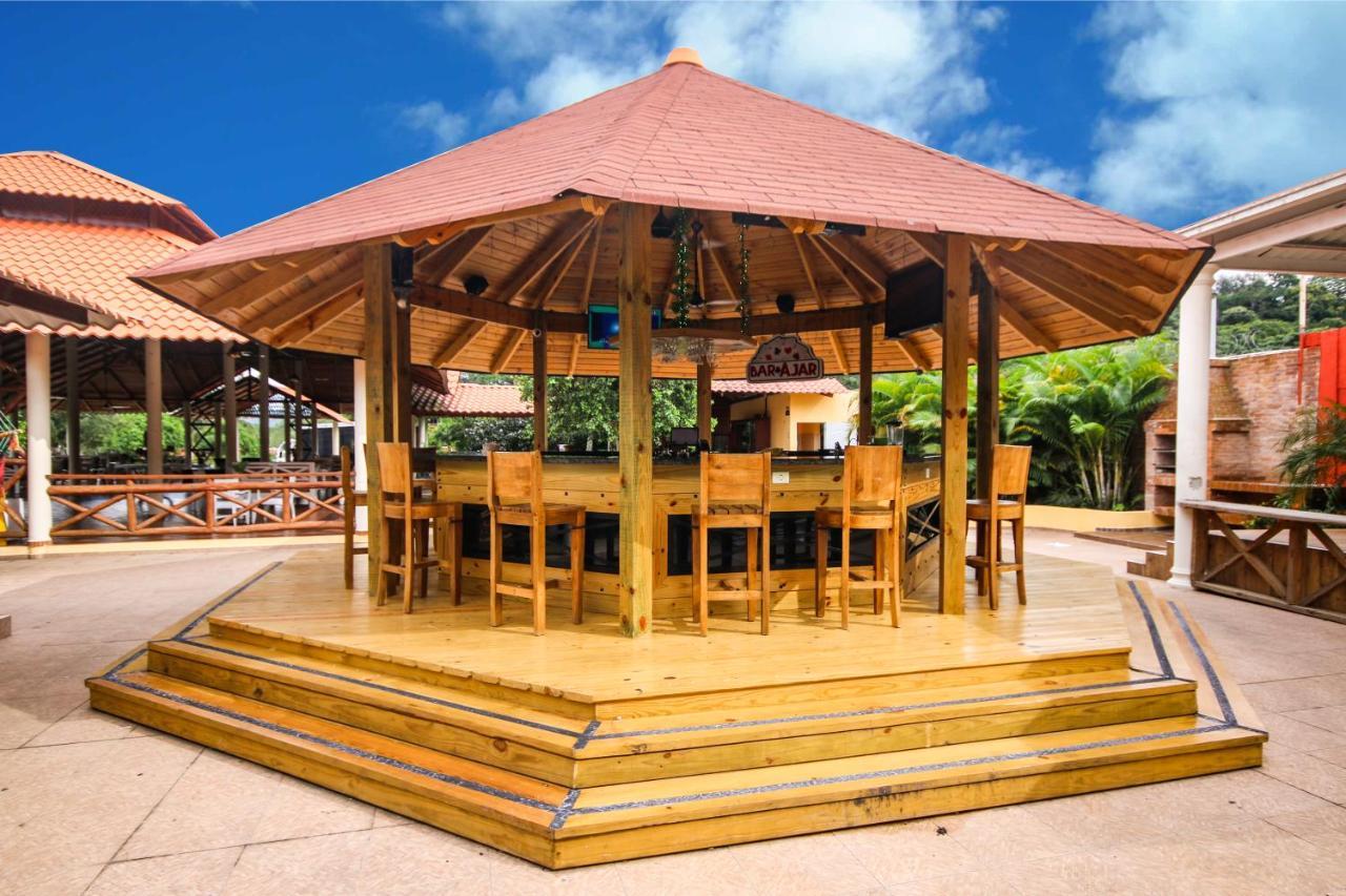Deluxe Suites Guacamayos - Eco-Lodge & Swimming Pool Bonao Exterior photo