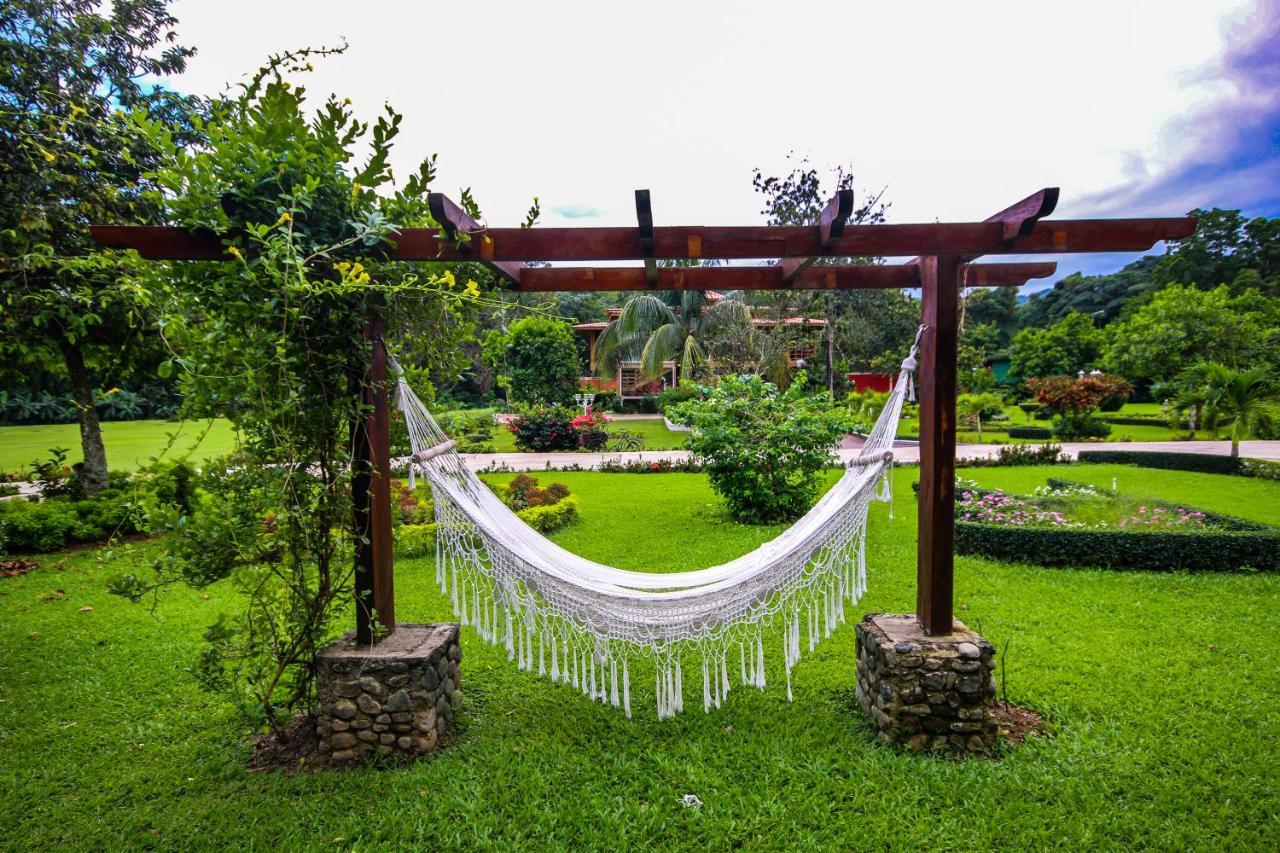 Deluxe Suites Guacamayos - Eco-Lodge & Swimming Pool Bonao Exterior photo