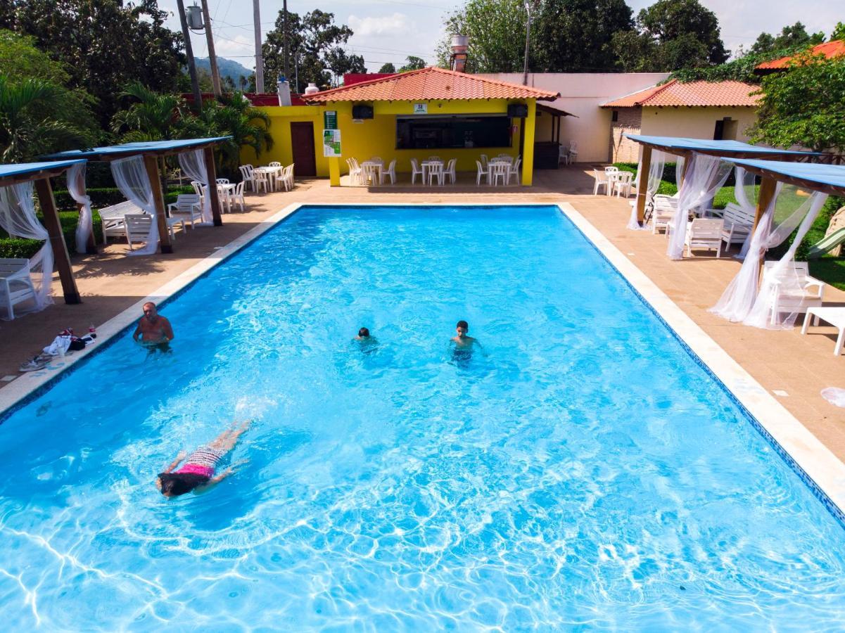 Deluxe Suites Guacamayos - Eco-Lodge & Swimming Pool Bonao Exterior photo