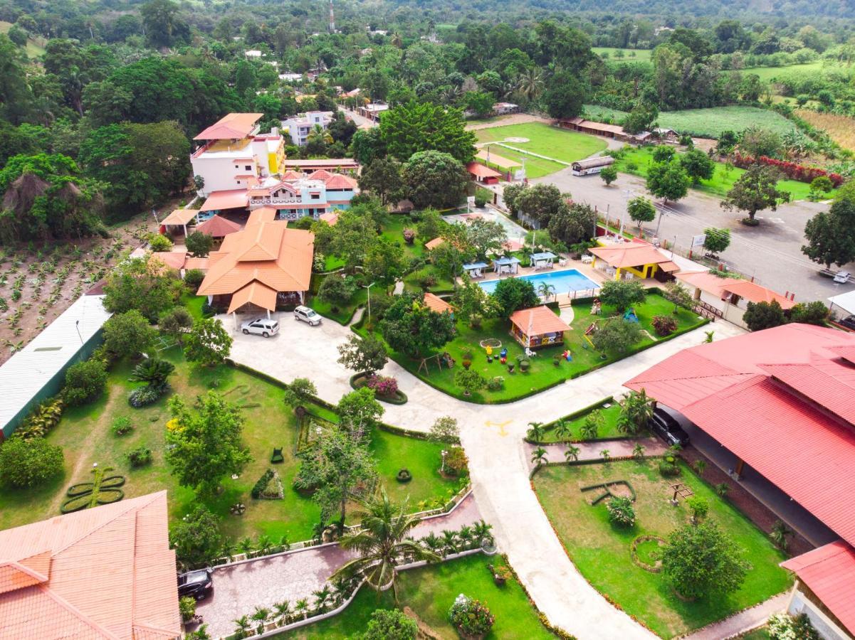 Deluxe Suites Guacamayos - Eco-Lodge & Swimming Pool Bonao Exterior photo